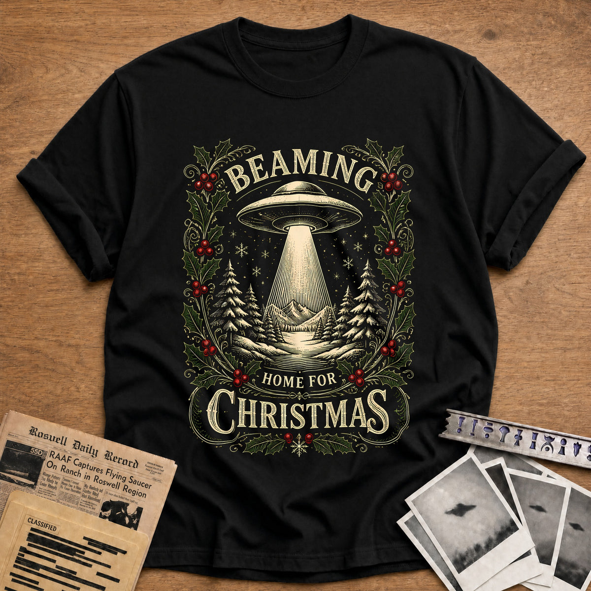 Beaming Home For Christmas 80 T-Shirt - Black