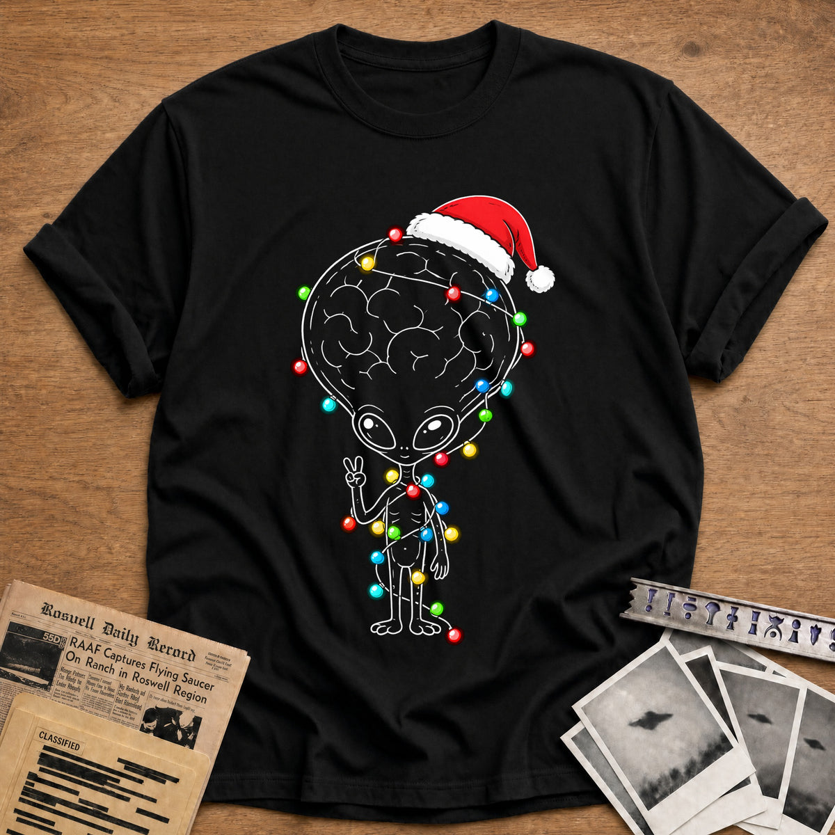 Dome Head Alien Christmas Lights 92 T-Shirt - Black