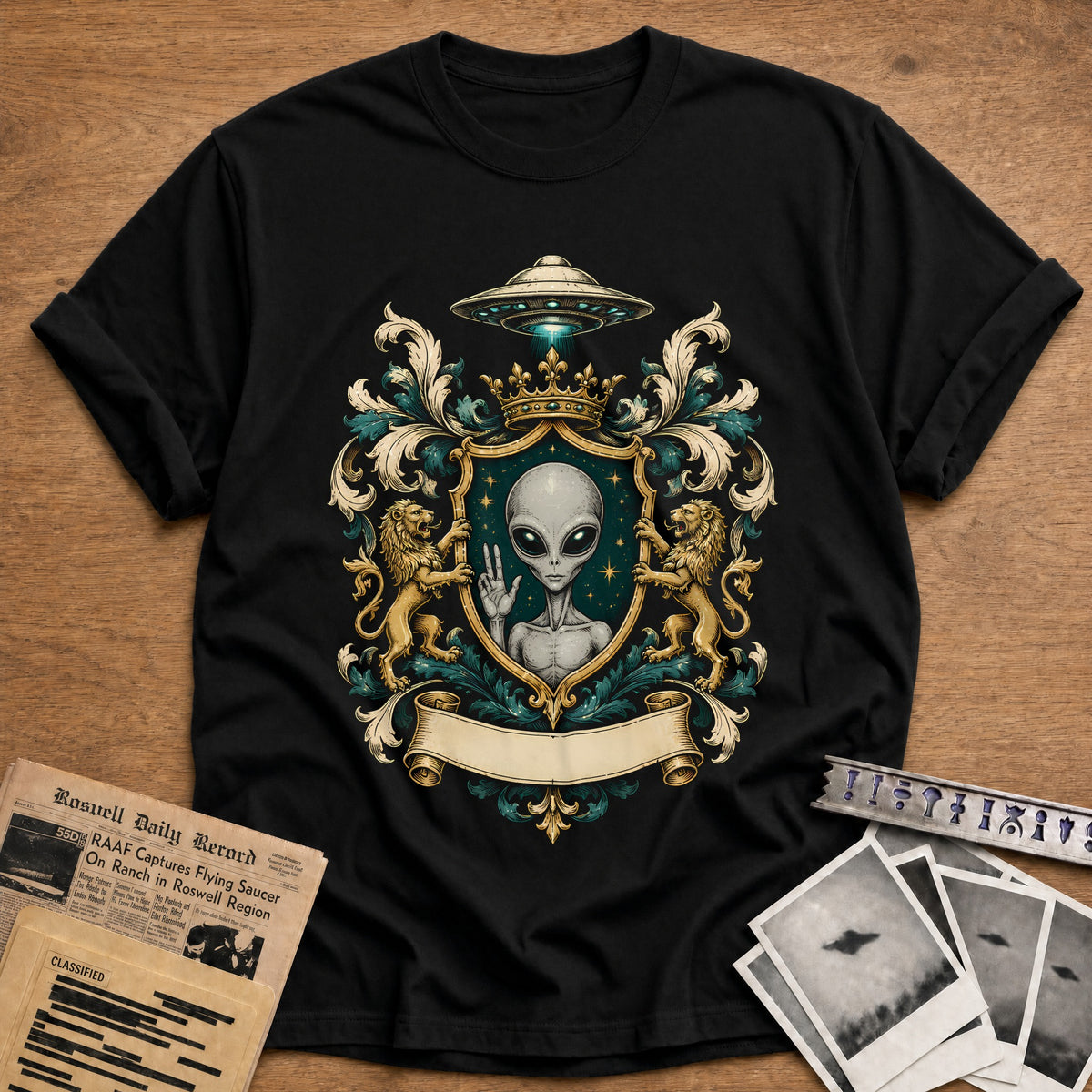 Heraldic Alien 12 T-Shirt - Black