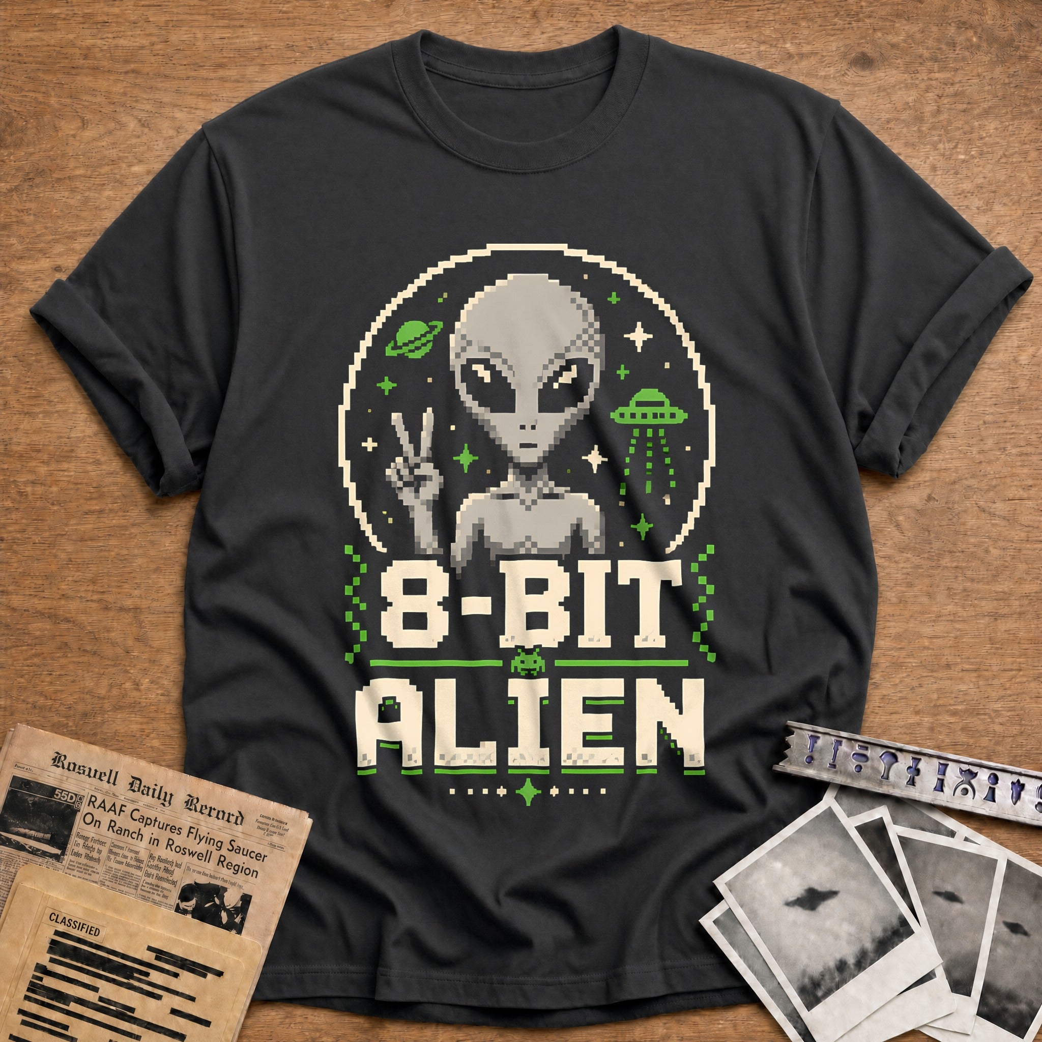 8-Bit Alien Alien T-Shirt - Charcoal