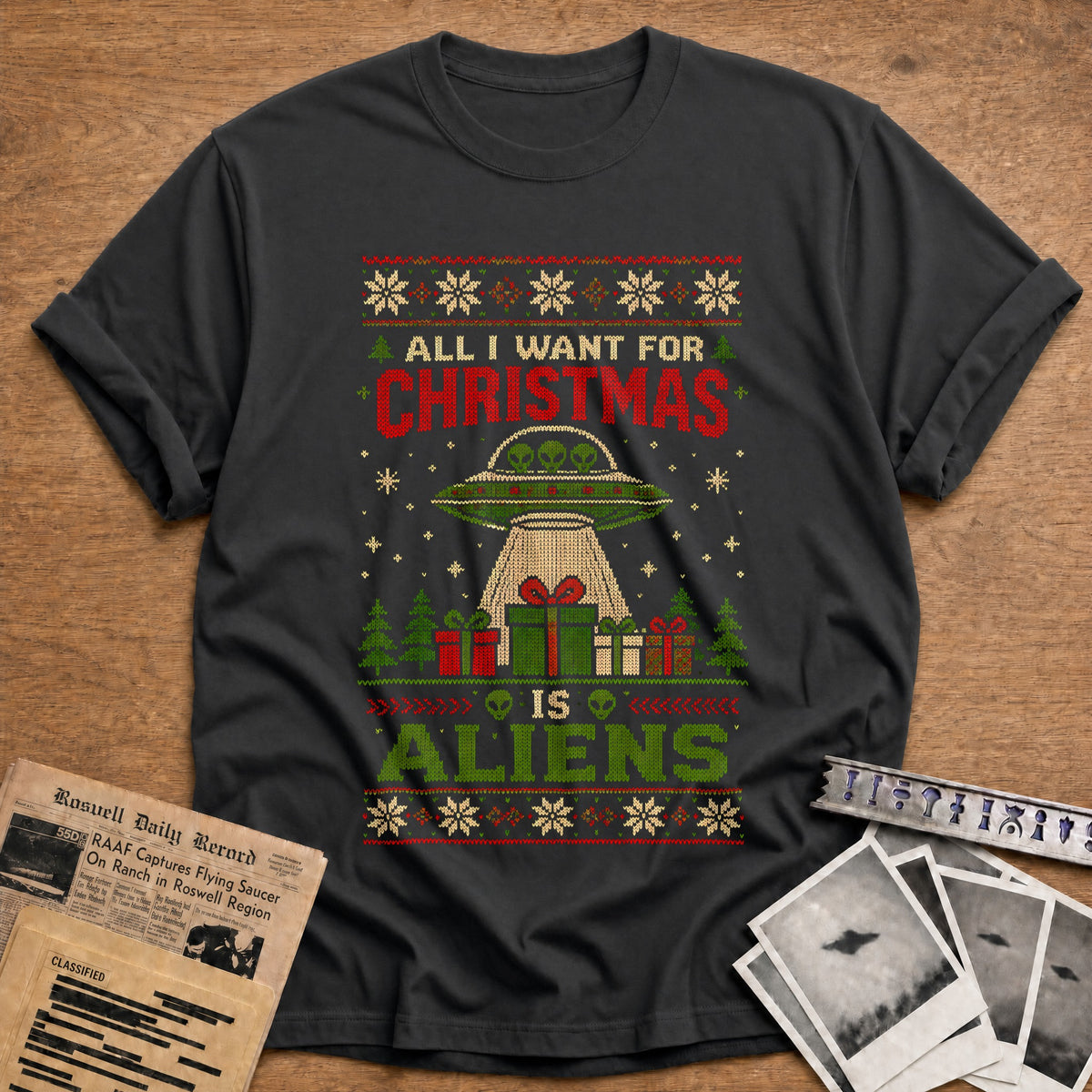 All I Want For Christmas Is Aliens 18 T-Shirt - Charcoal