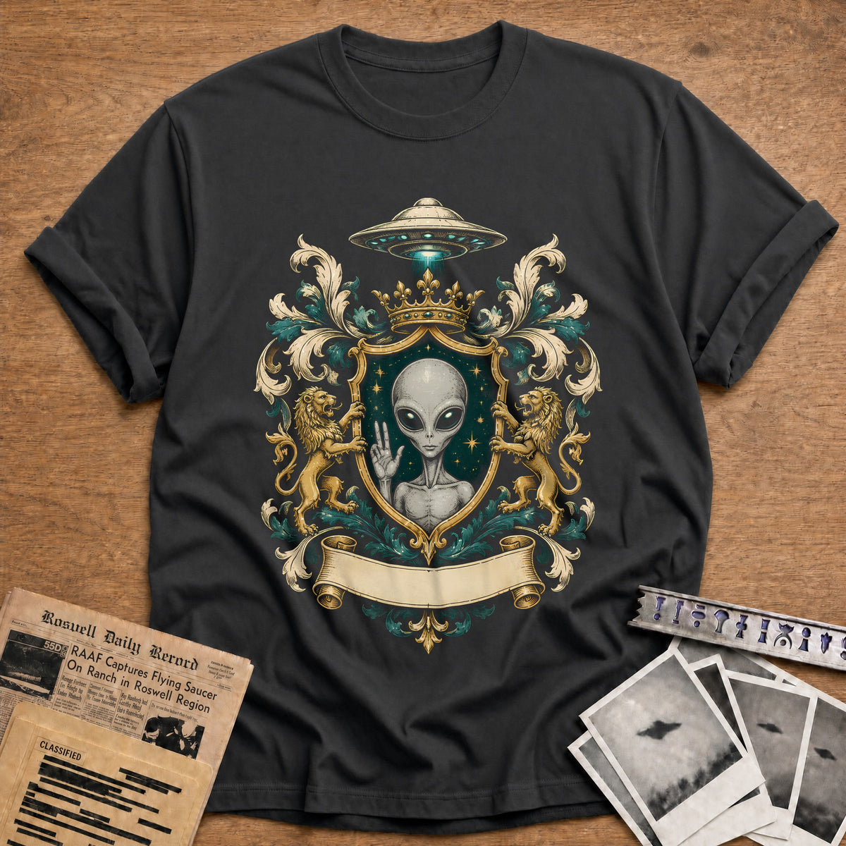 Heraldic Alien 12 T-Shirt - Charcoal