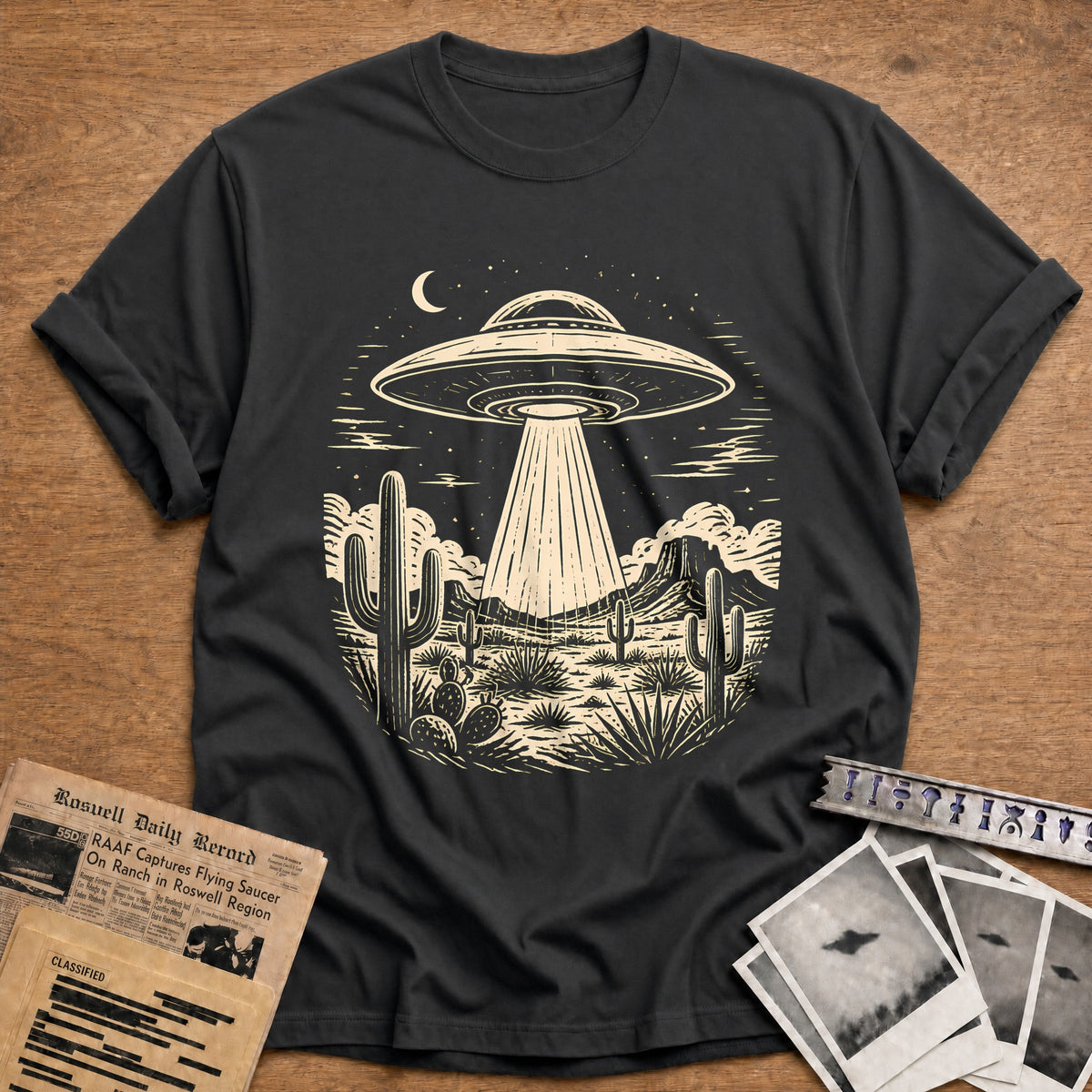 Linocut Saucer Desert 80 T-Shirt - Charcoal