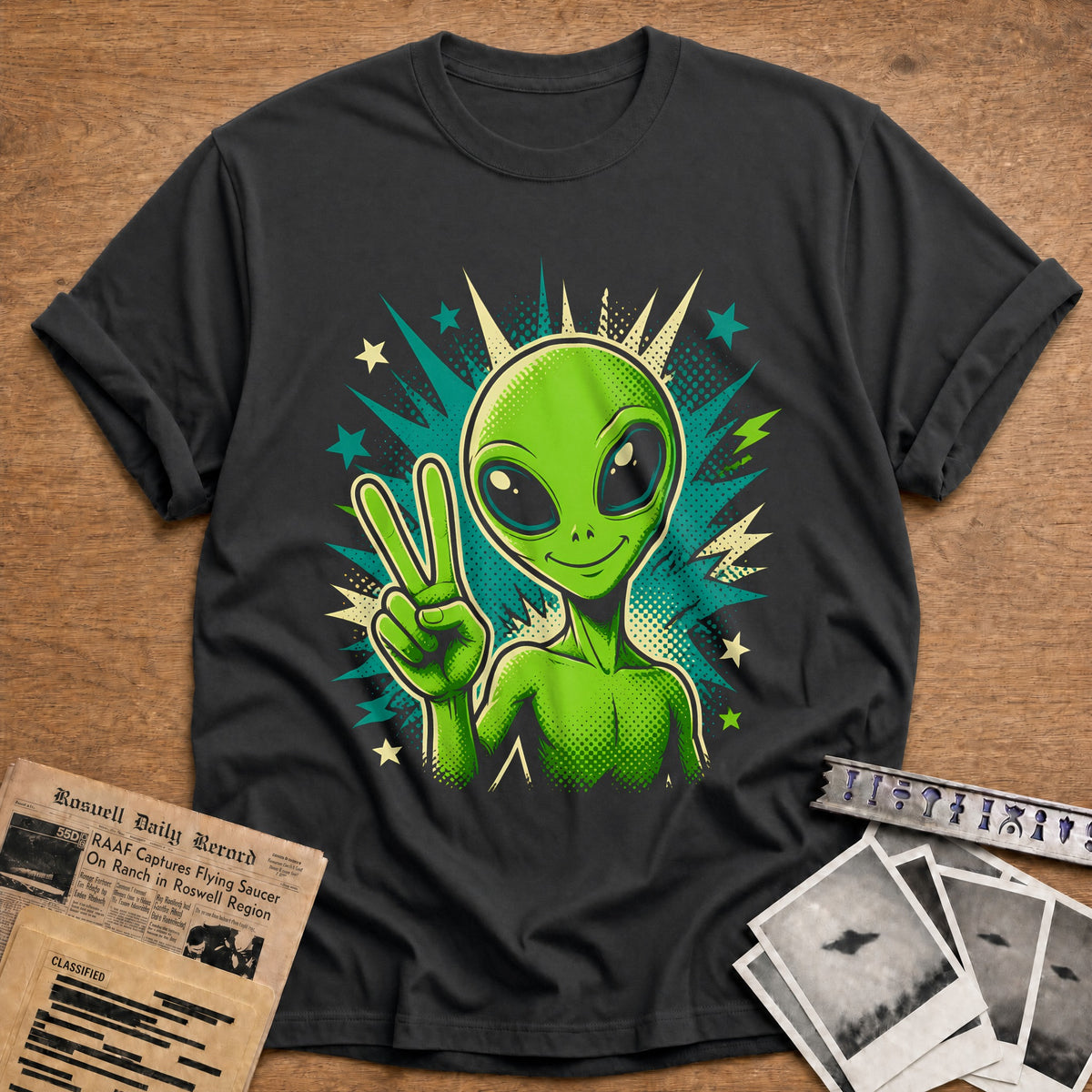 Peace Sign Alien Pop Art 50 T-Shirt - Charcoal
