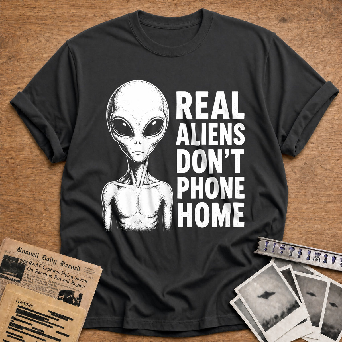 Real Aliens Don't Phone Home 30 T-Shirt - Charcoal