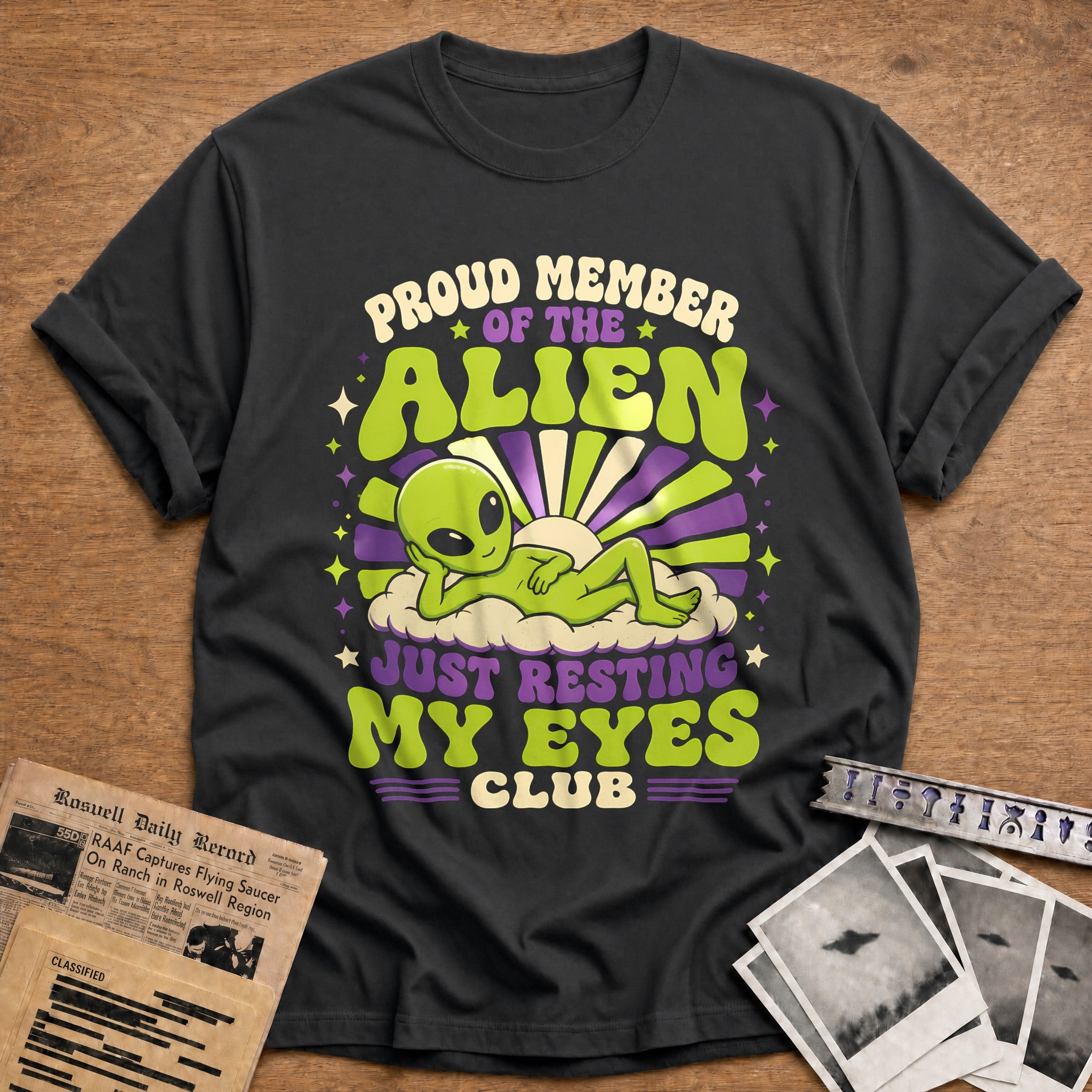Resting Eyes Club Groovy 25 T-Shirt - Charcoal