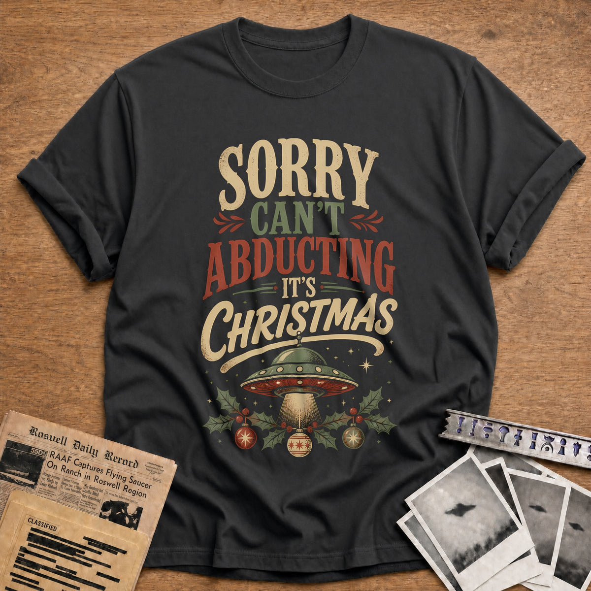 Sorry Can't Abducting It's Christmas 90 T-Shirt - Charcoal