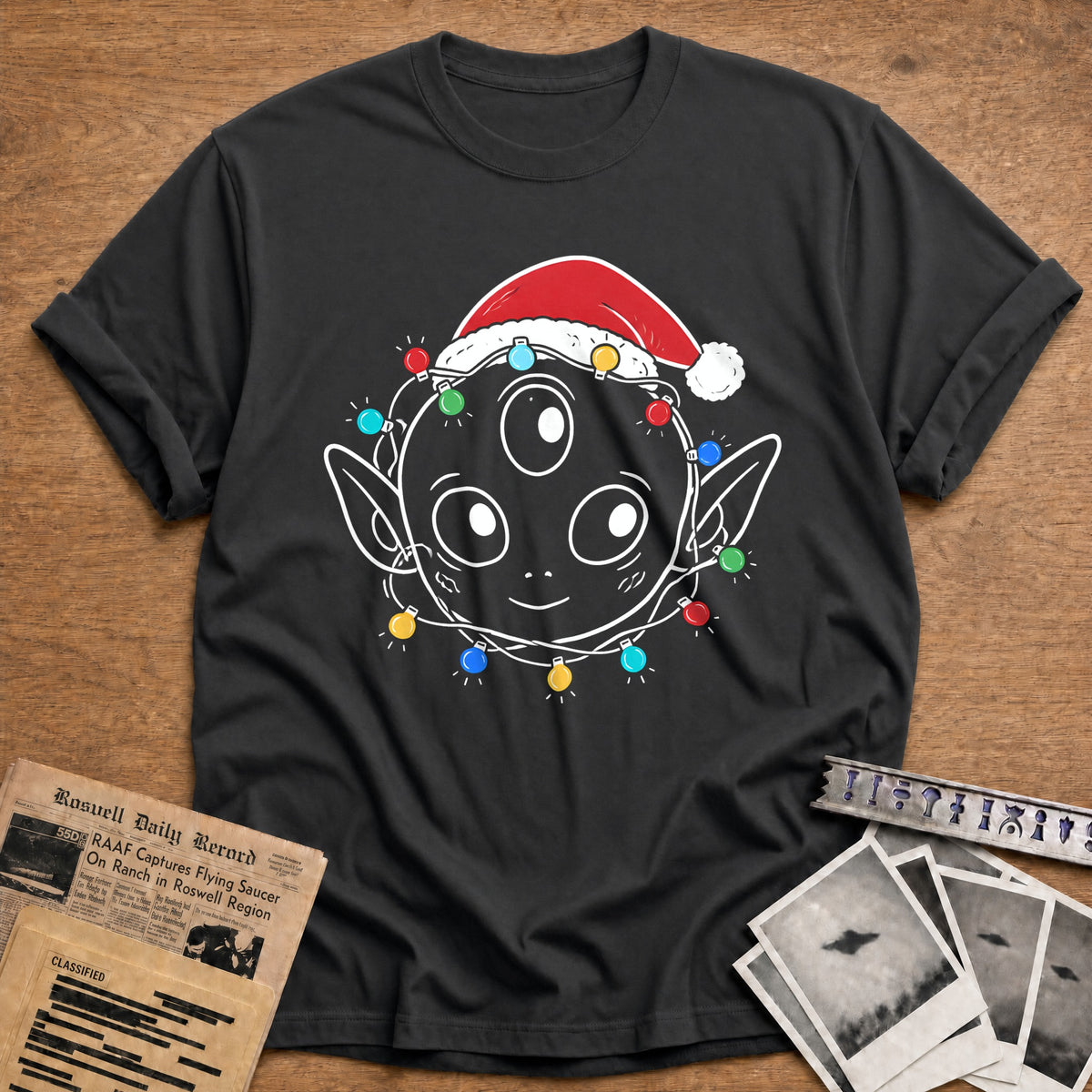 Three Eyed Alien Christmas Lights 16 T-Shirt - Charcoal
