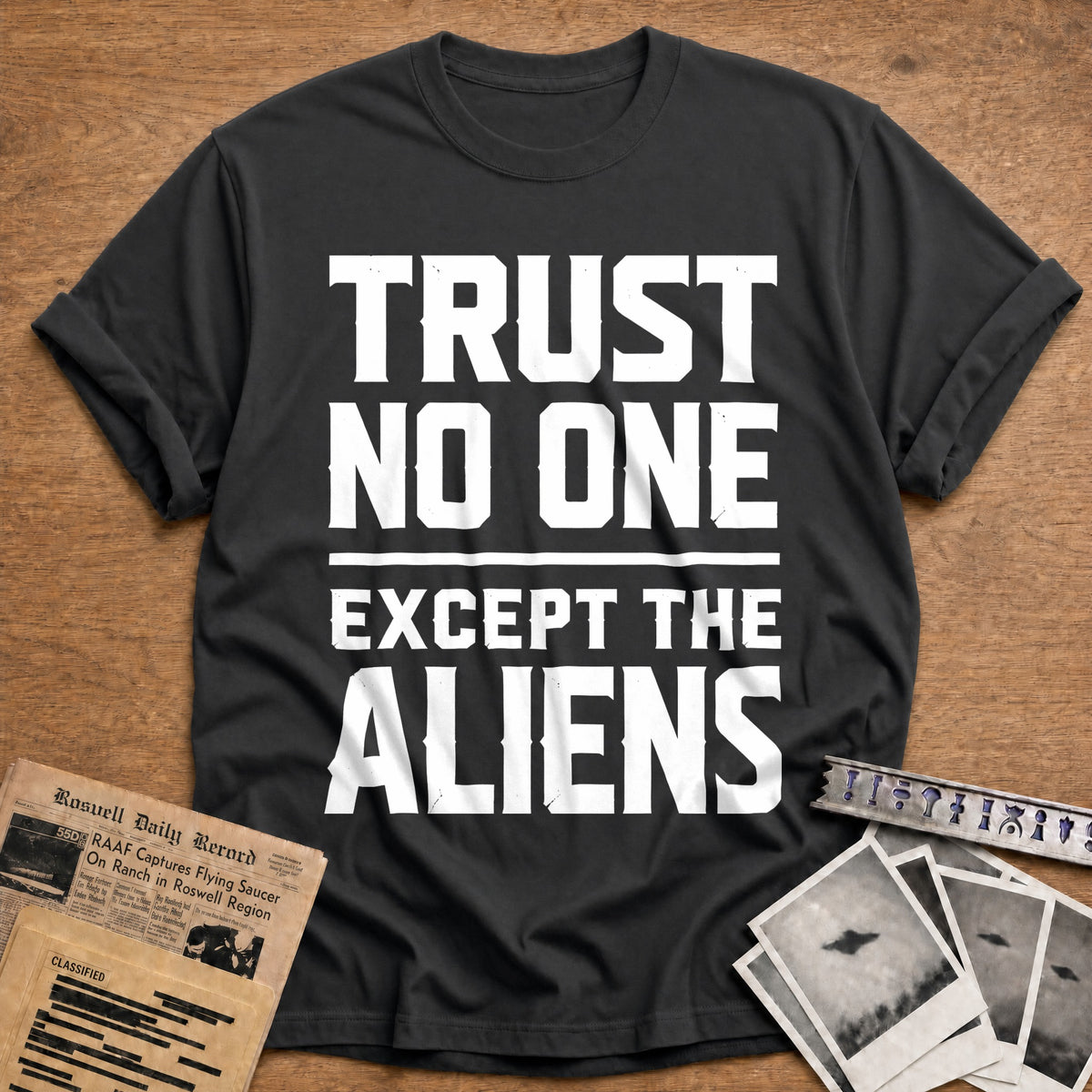 Trust No One Except The Aliens 66 T-Shirt - Charcoal