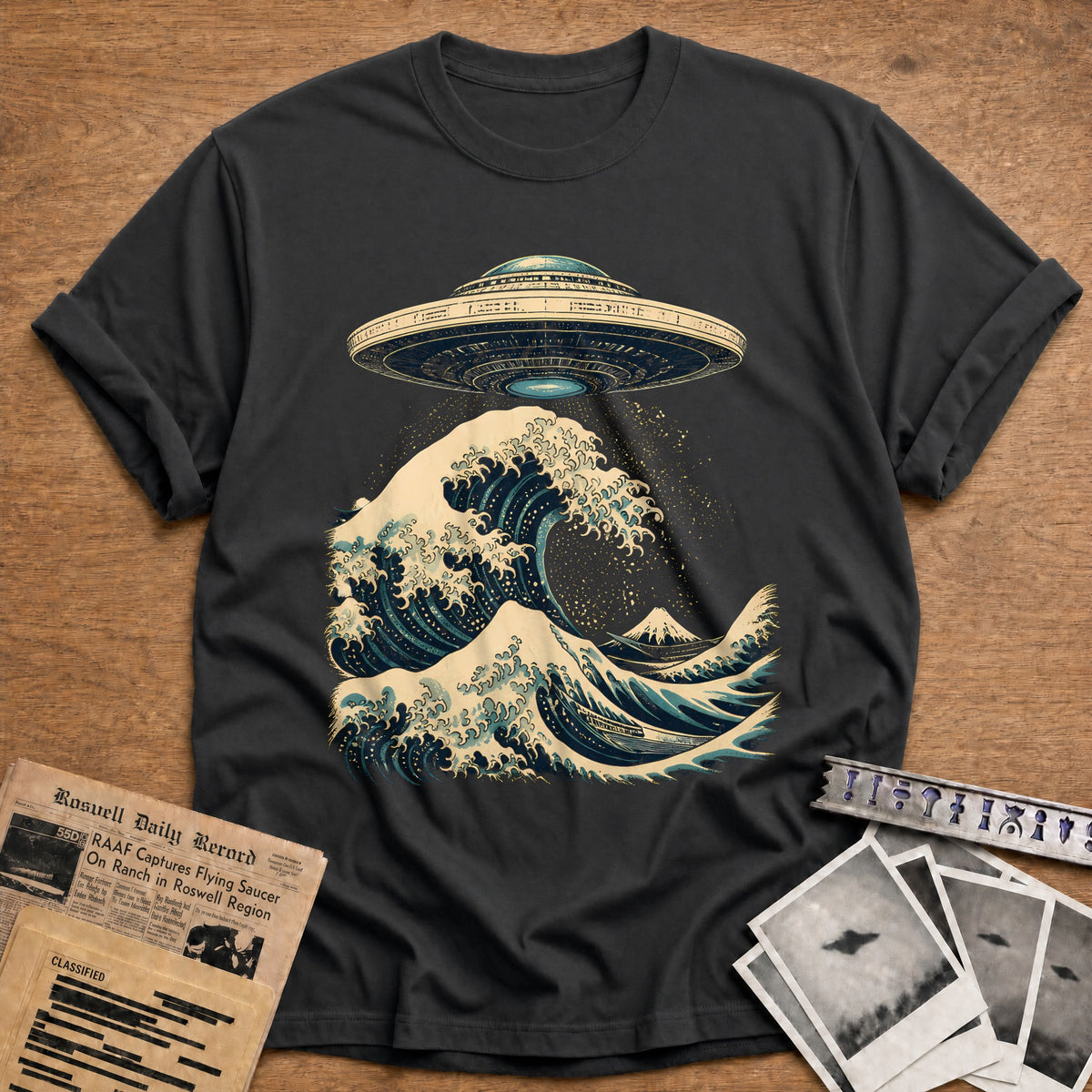 UFO Great Wave Ukiyoe 84 T-Shirt - Charcoal