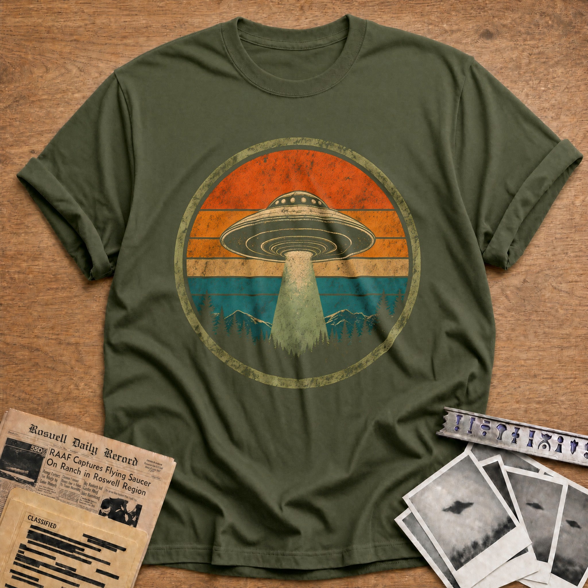 Retro Ufo Badge 19 T-Shirt - Military Green
