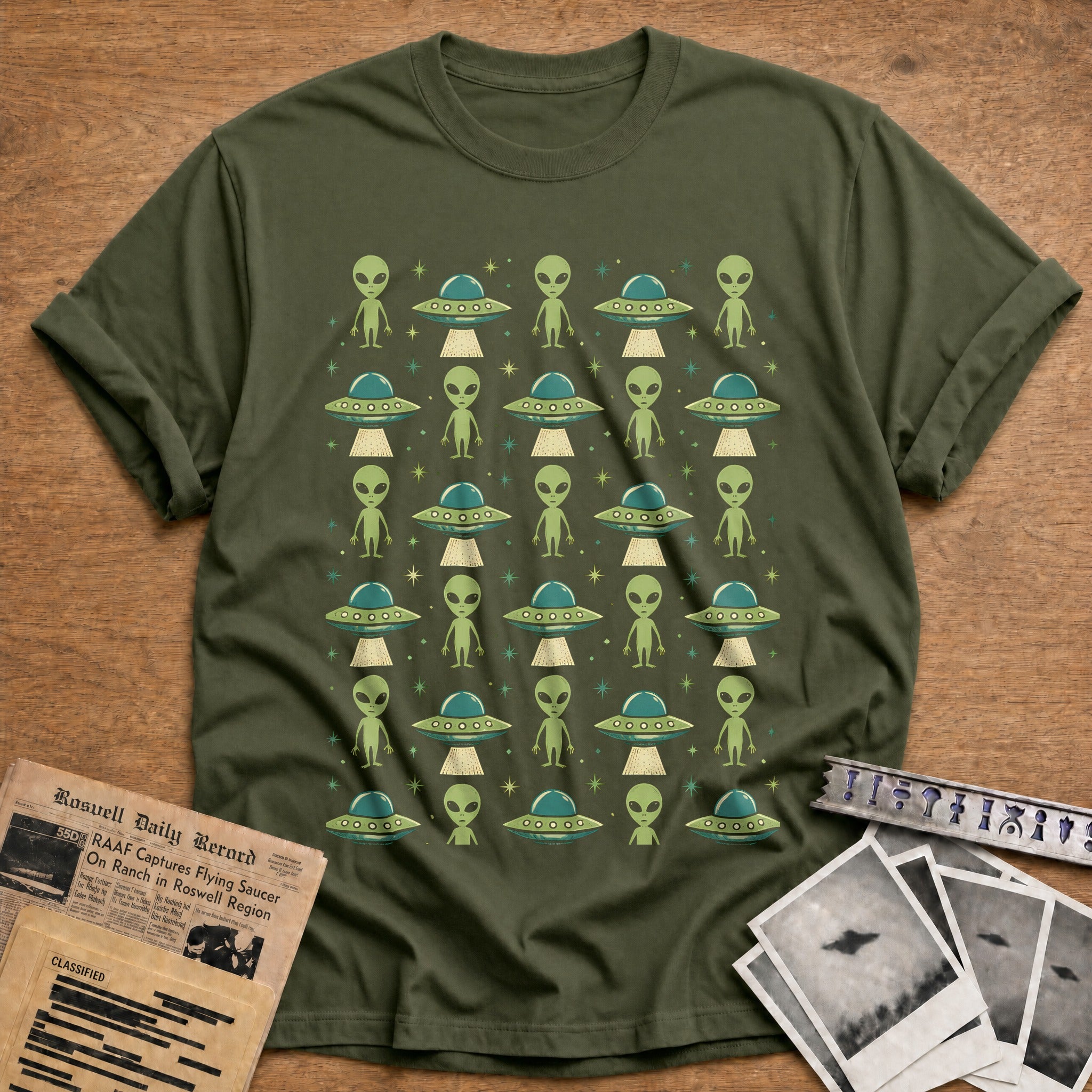 Saucer Lineup T-Shirt - Military Green