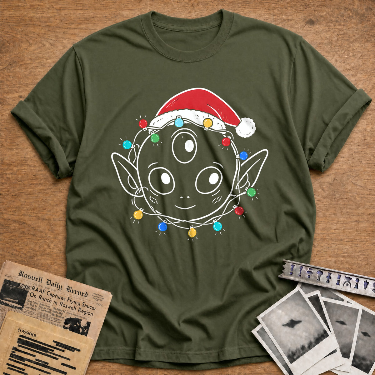 Three Eyed Alien Christmas Lights 16 T-Shirt - Military Green