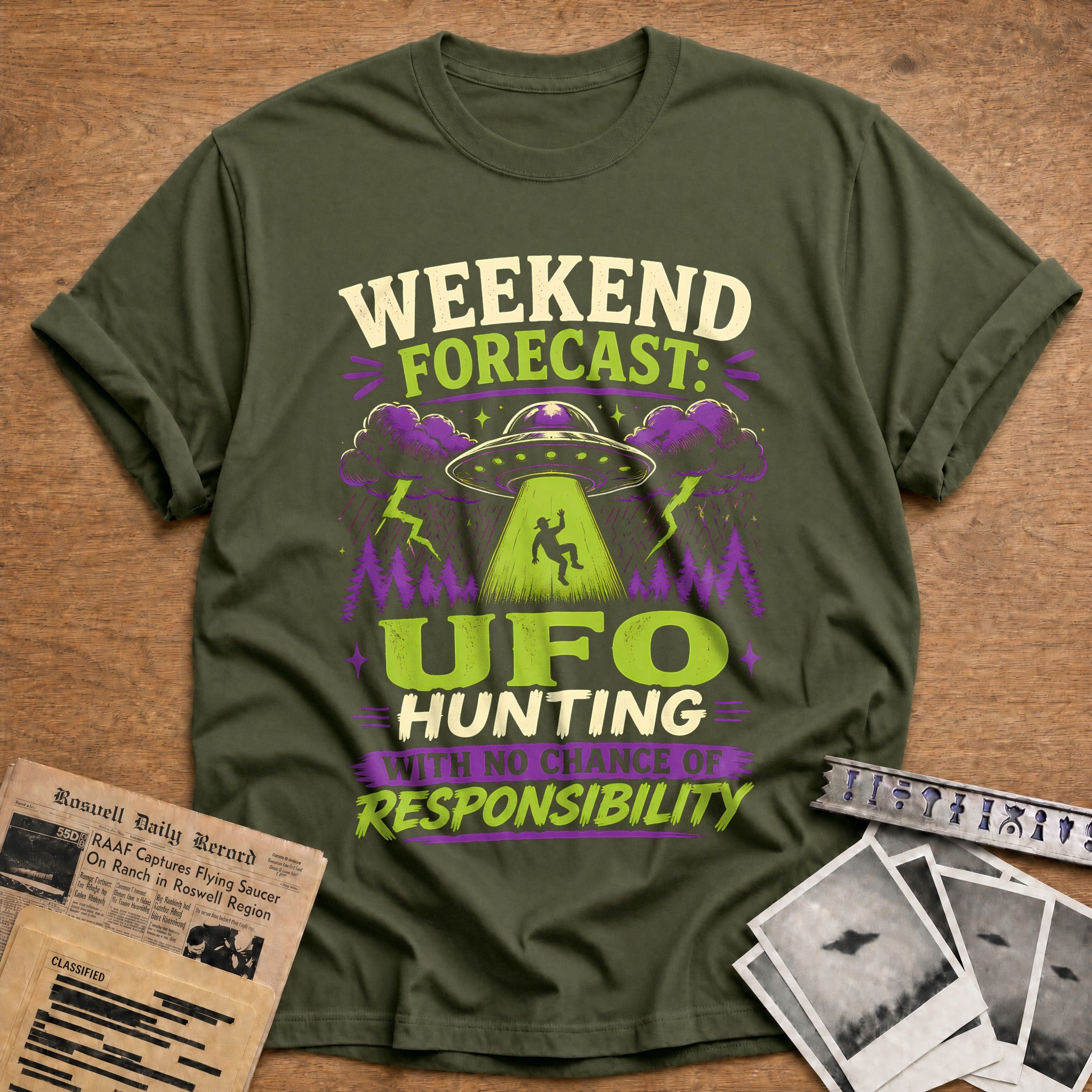 Weekend Forecast Ufo Hunting 49 T-Shirt - Military Green