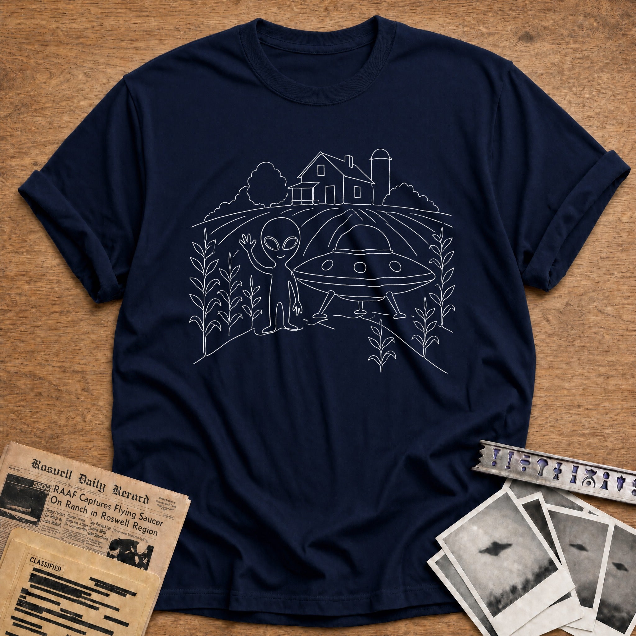 Alien Waving Crops 39 T-Shirt - Navy