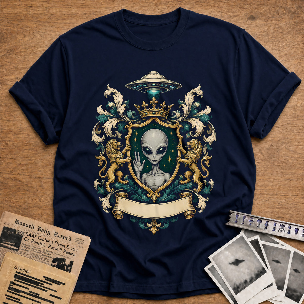 Heraldic Alien 12 T-Shirt - Navy
