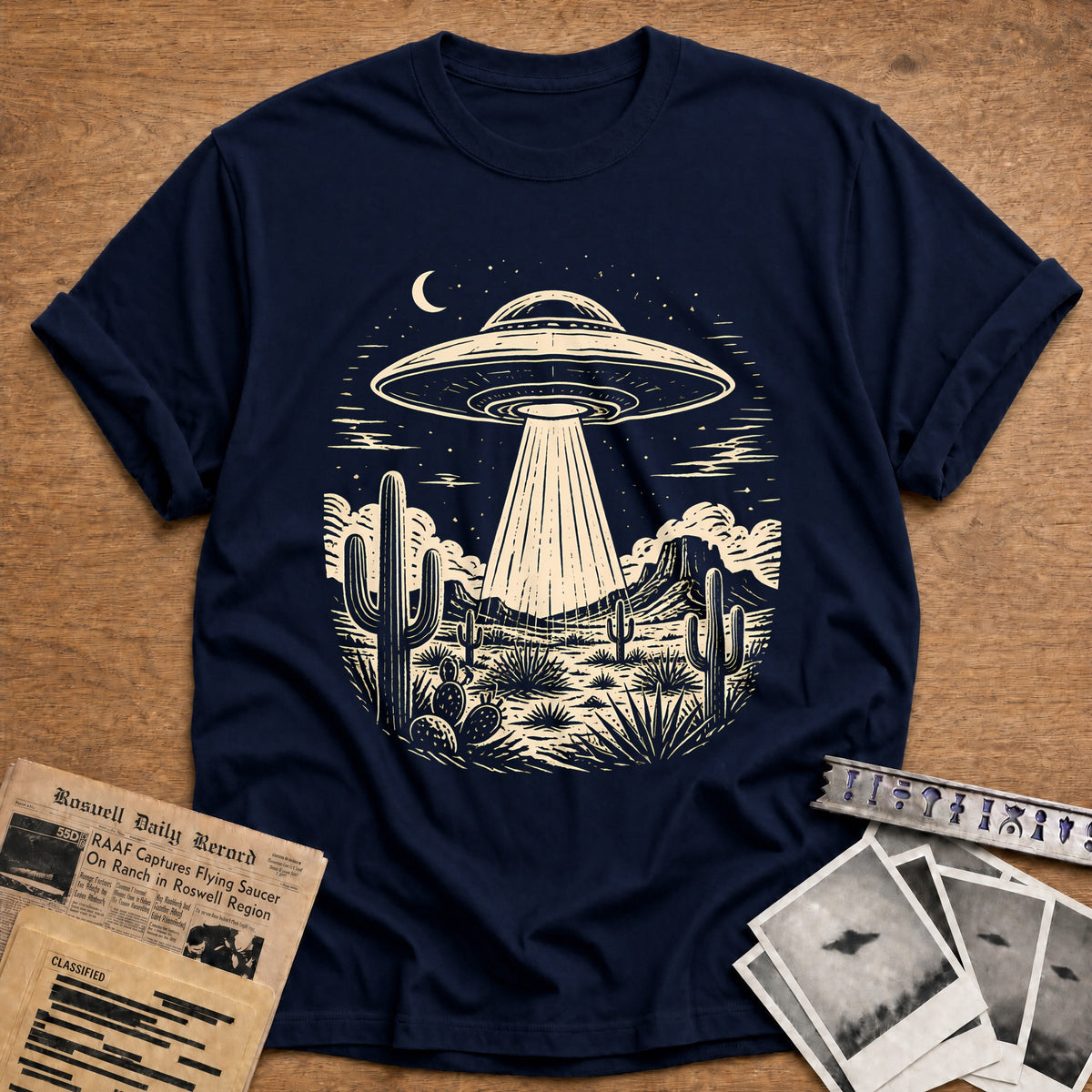 Linocut Saucer Desert 80 T-Shirt - Navy