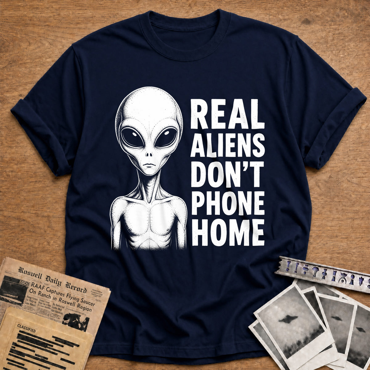 Real Aliens Don't Phone Home 30 T-Shirt - Navy