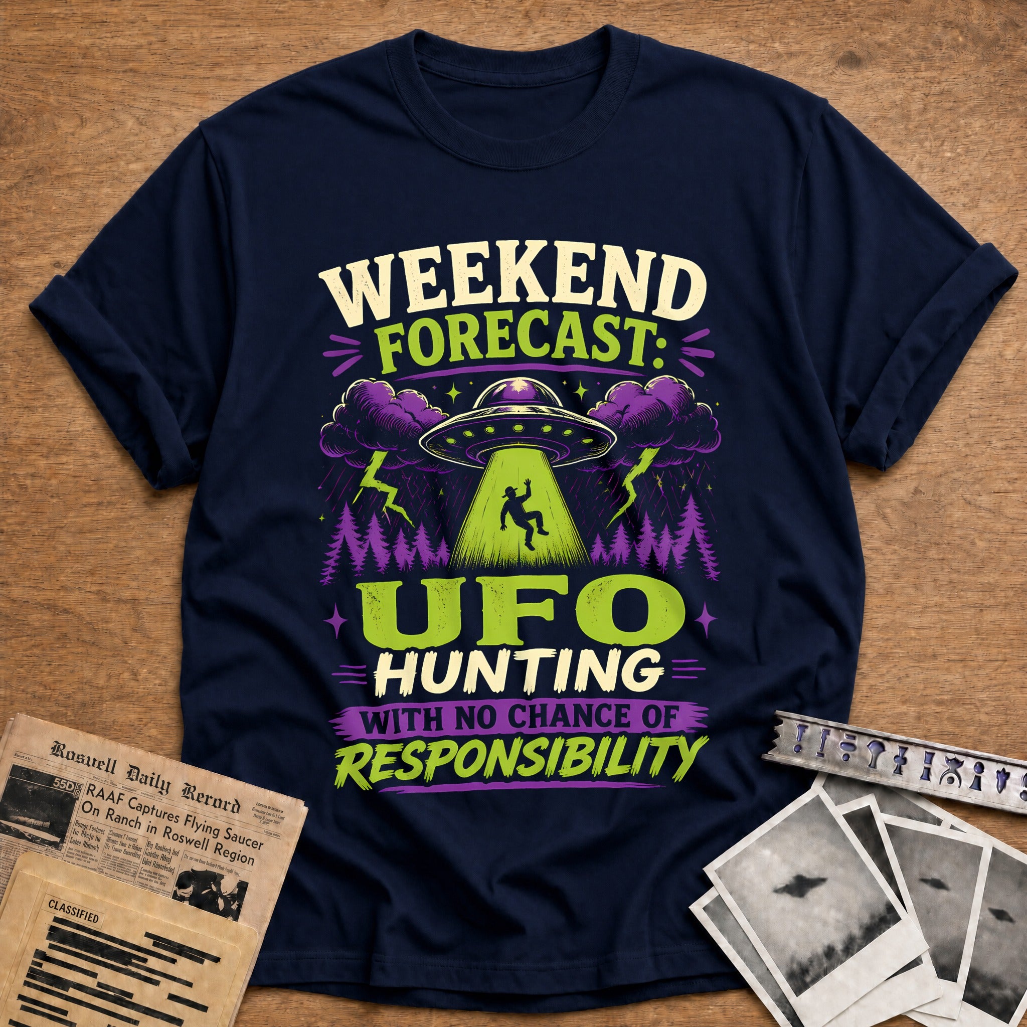 Weekend Forecast Ufo Hunting 49 T-Shirt - Navy