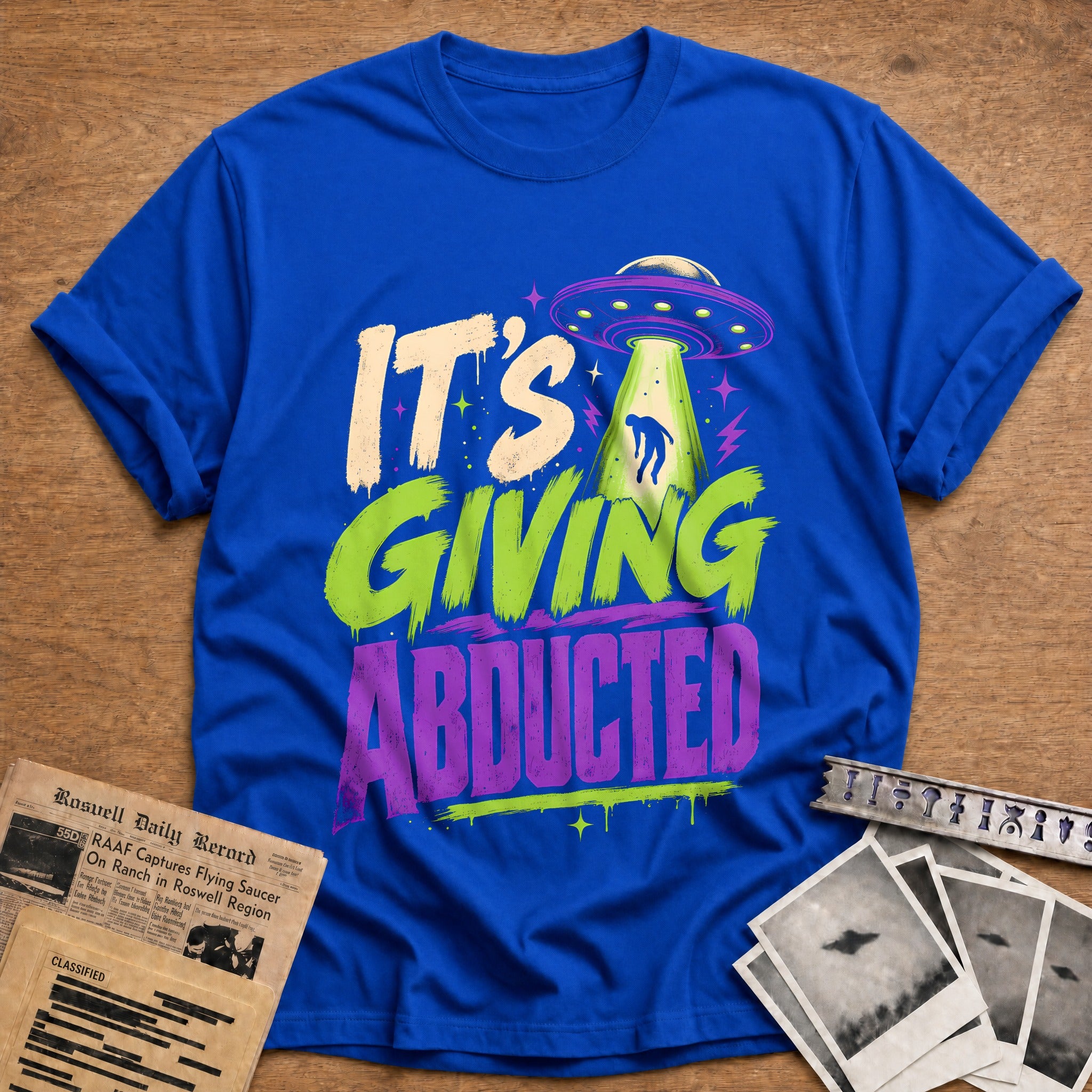 Its Giving Abducted 52 T-Shirt - Royal