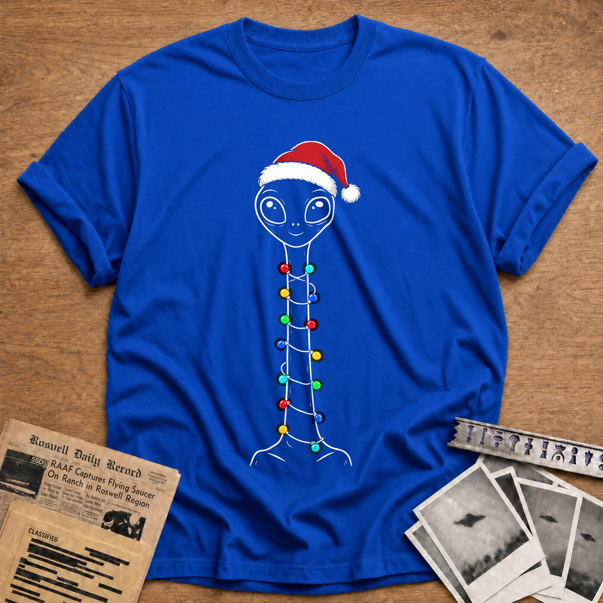 Long Neck Alien Christmas Lights 82 T-Shirt - Royal