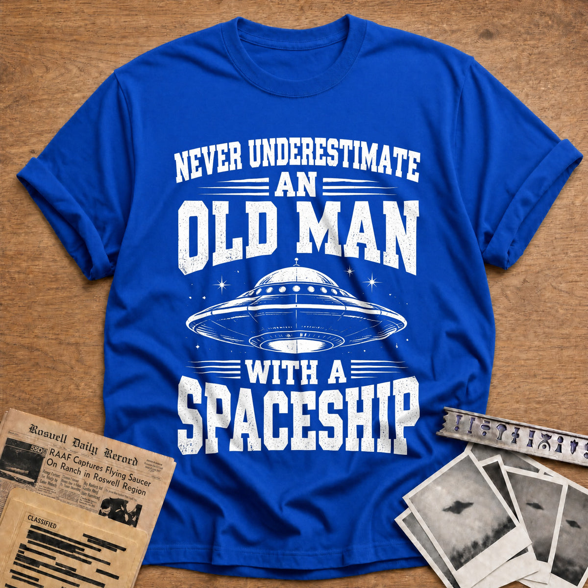 Never Underestimate An Old Man With A Spaceship 83 T-Shirt - Royal