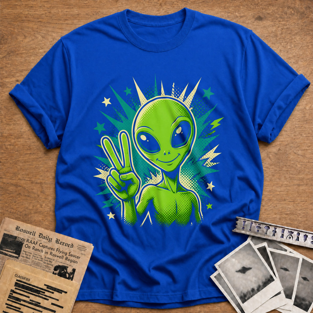 Peace Sign Alien Pop Art 50 T-Shirt - Royal