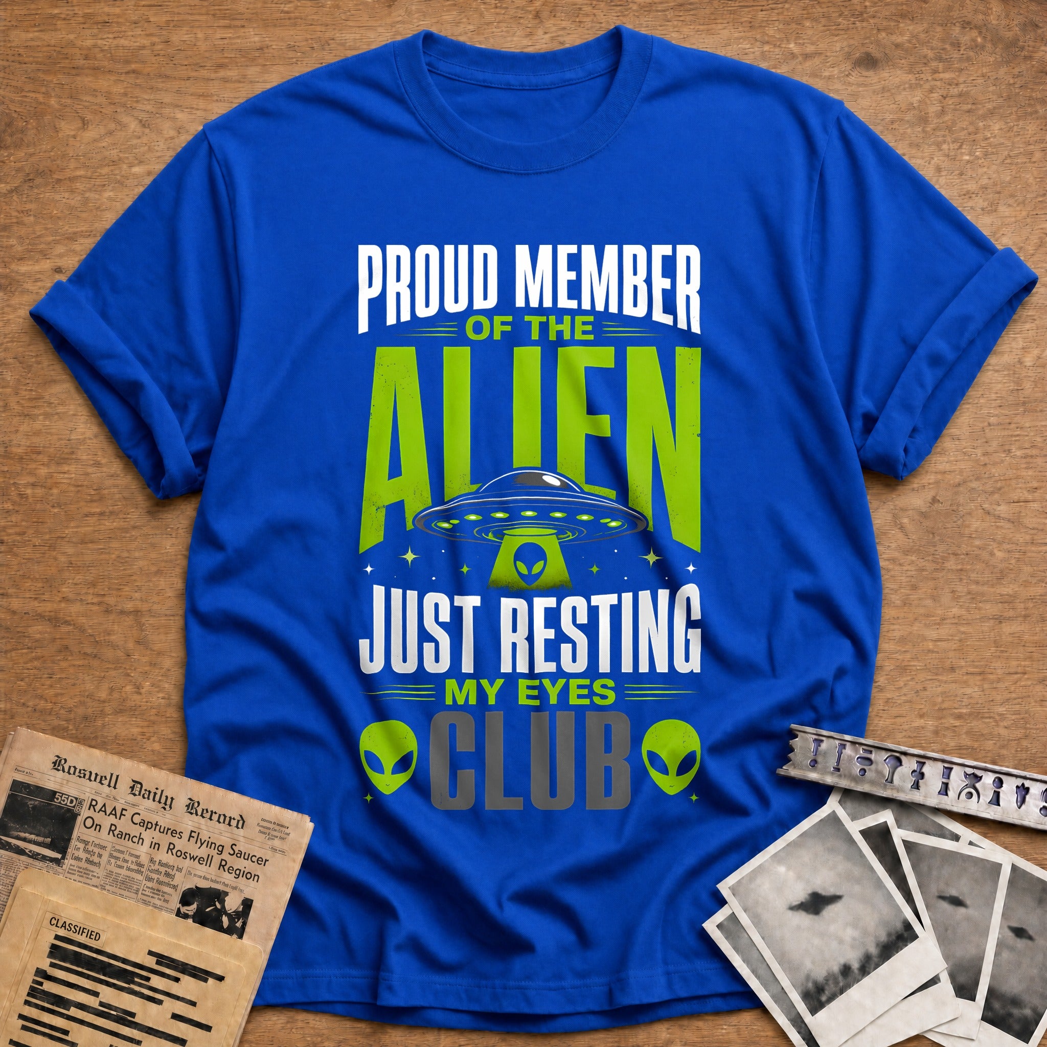 Resting Eyes Club 77 T-Shirt - Royal