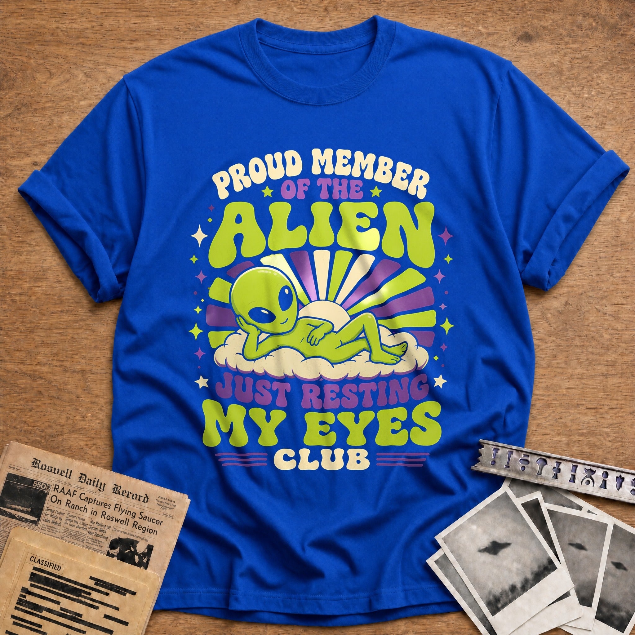 Resting Eyes Club Groovy 25 T-Shirt - Royal