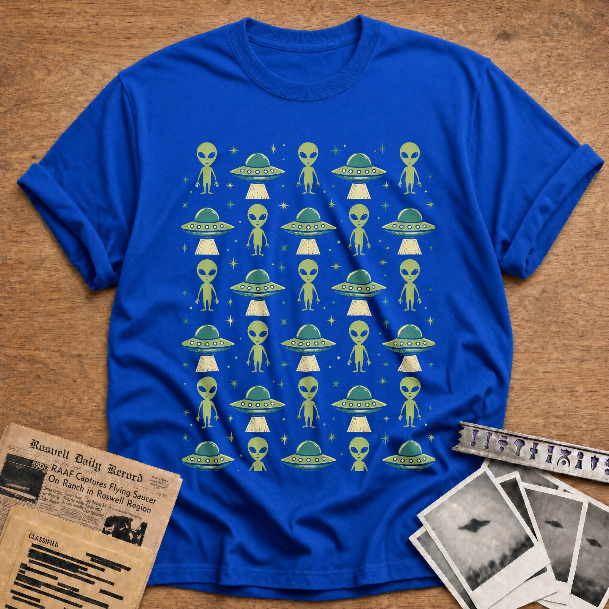 Saucer Lineup T-Shirt - Royal