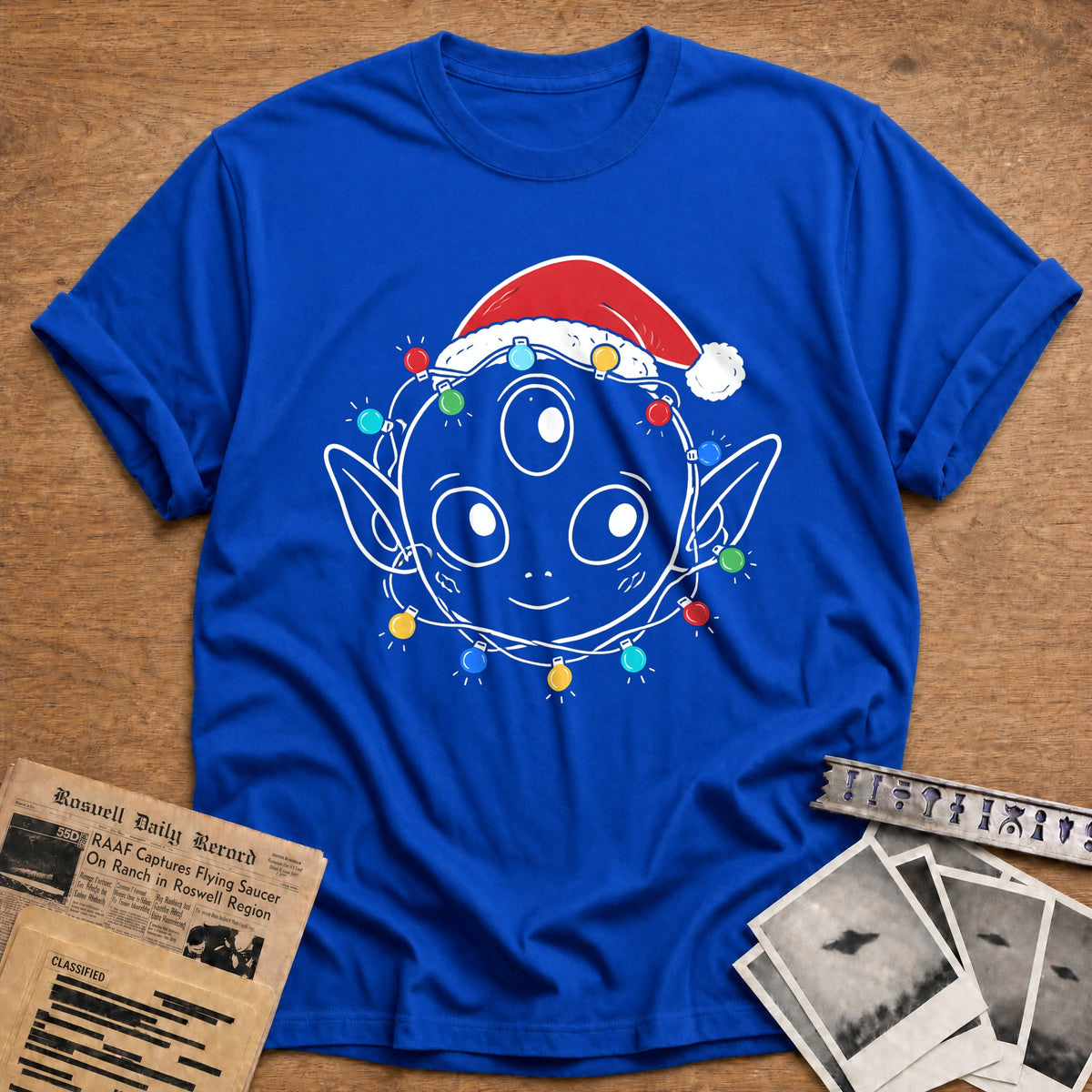 Three Eyed Alien Christmas Lights 16 T-Shirt - Royal