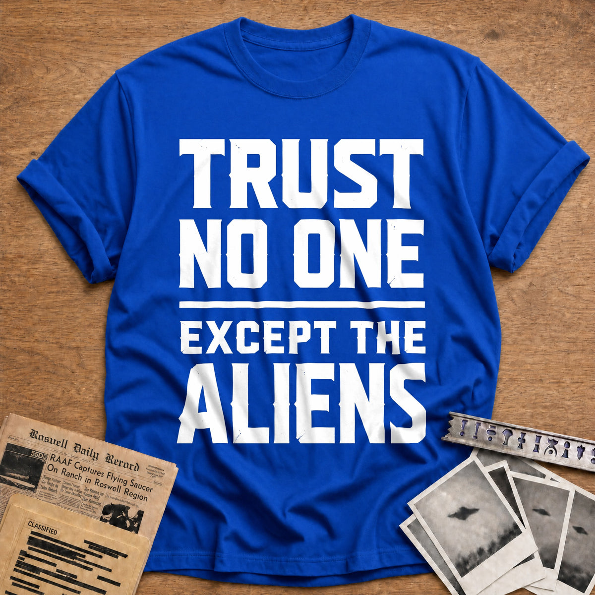 Trust No One Except The Aliens 66 T-Shirt - Royal
