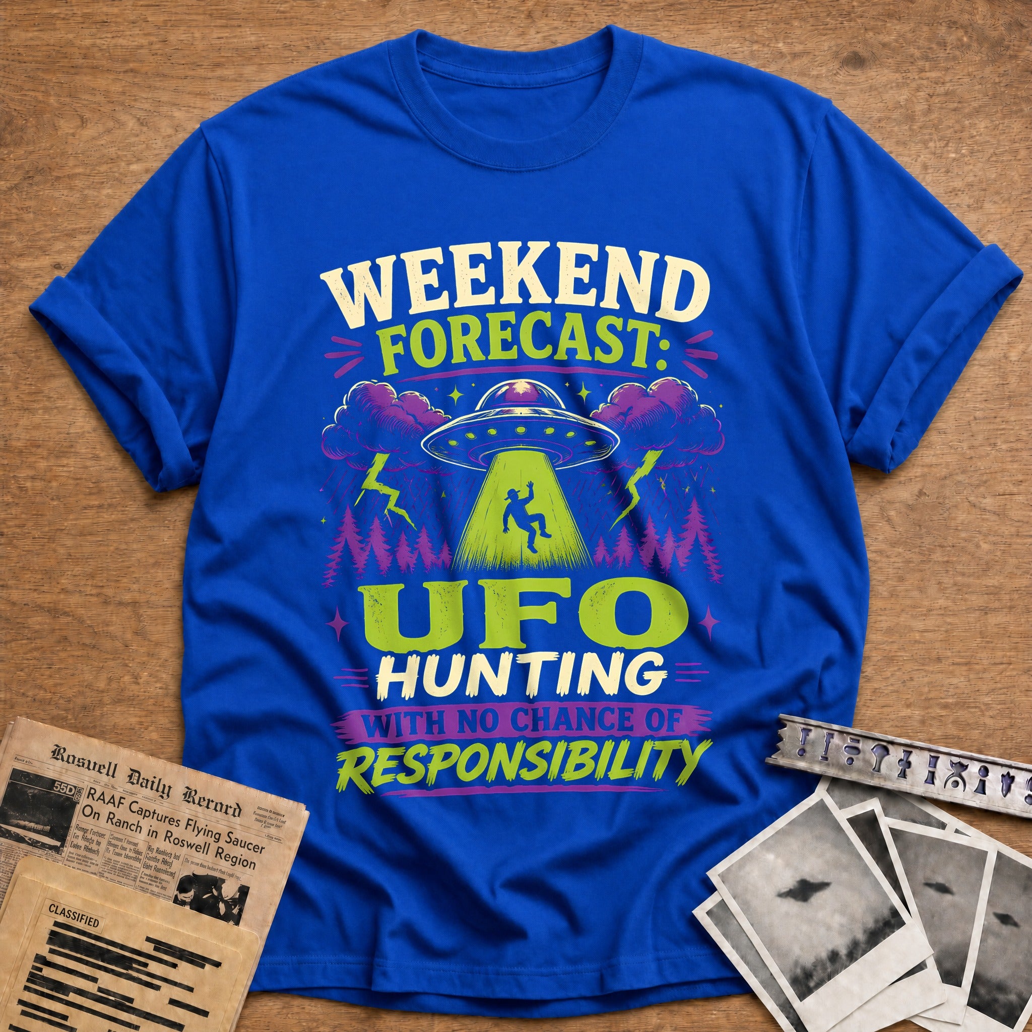 Weekend Forecast Ufo Hunting 49 T-Shirt - Royal