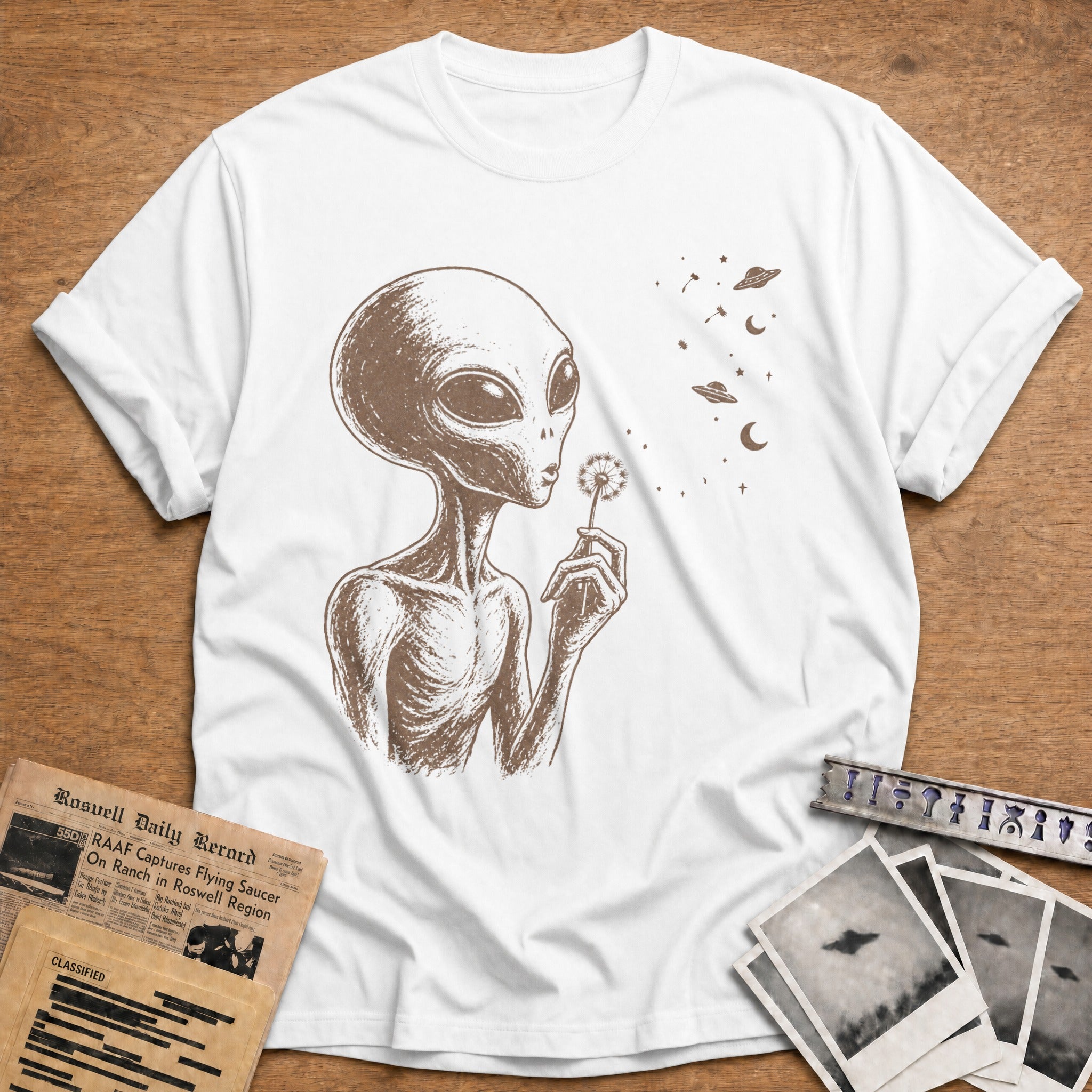 alien dandelion wish space vintage - White